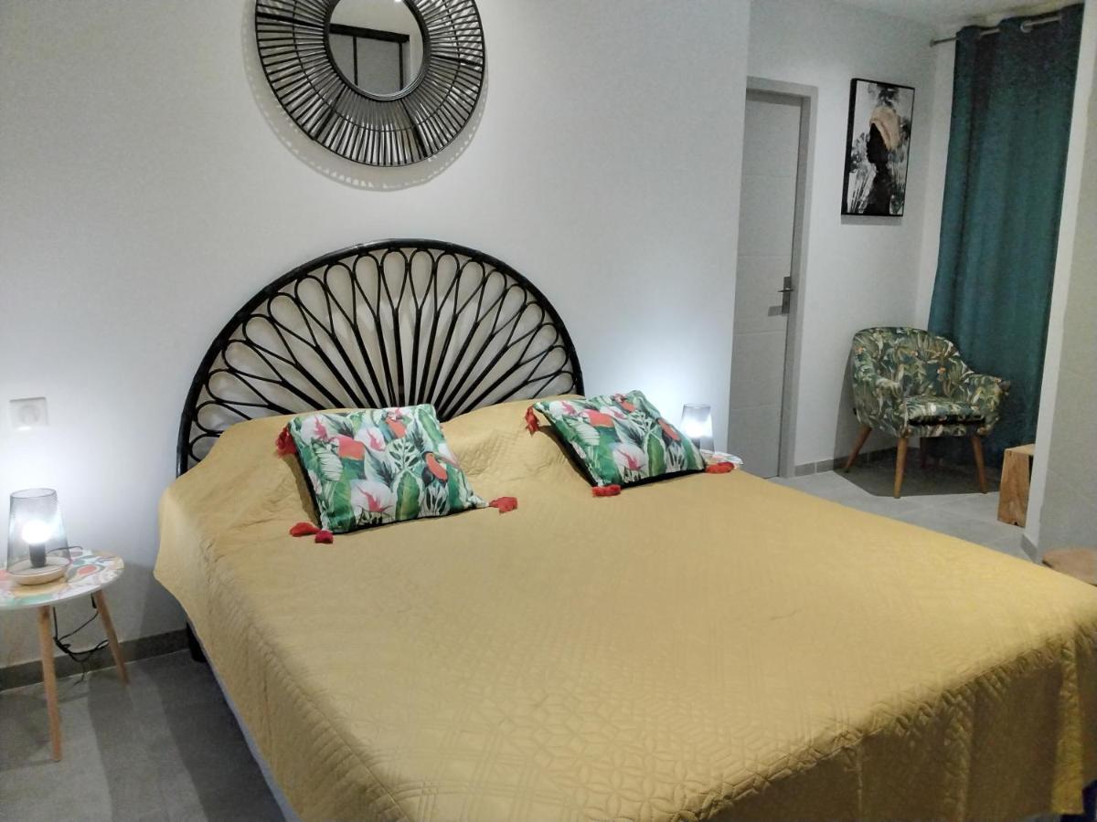 Villa En Bord De Plage Сет Экстерьер фото